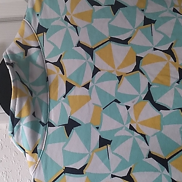 Crown & Ivy Top - Picture 5 of 8